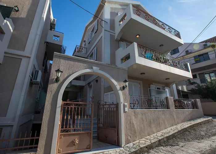 Apartman Elena's 4 *