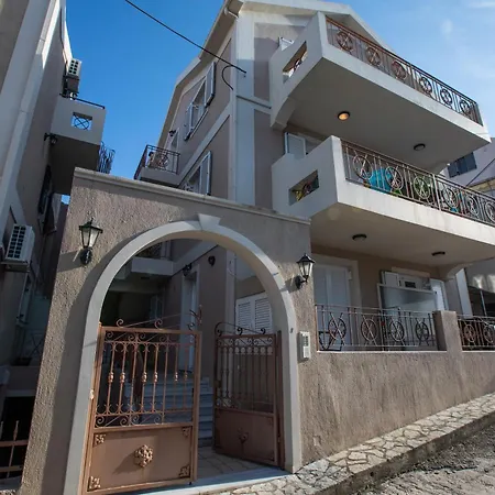 Appartement Elena's 4 *